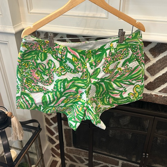 Lilly Pulitzer - Picture 1 of 4